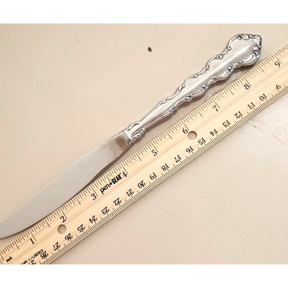 4 Oneida Deluxe Mozart Dinner Knife scalloped edge baroque scrolls 80s vtg stain - Picture 9 of 9